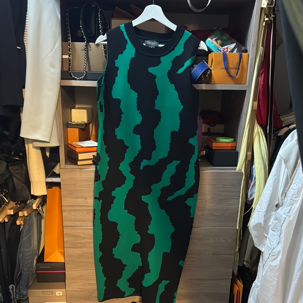 Gracia Black and Green Maxi Dress